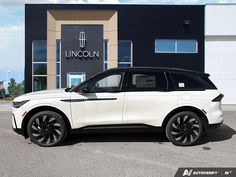NEW 2026 Lincoln Nautilus Reserve - White Platinum Metallic Tri-coat Exterior / HOT CHOCOLATE, PREMIUM LEATHER-TRIMMED Interior - $79,093 - Stock #E60616 - VIN 5LMPJ8KAXTJ041503 - Photo 3