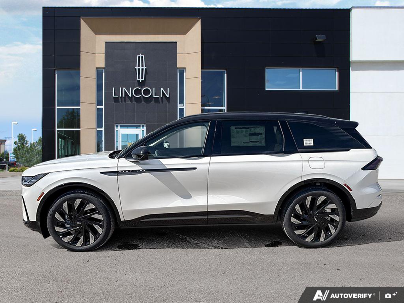 NEW 2026 Lincoln Nautilus Reserve - White Platinum Metallic Tri-coat Exterior / SPACE GRAY LEATHER Interior - $79,093 - Stock #E60484 - VIN 5LMPJ8KA6TJ040073 - Photo 3