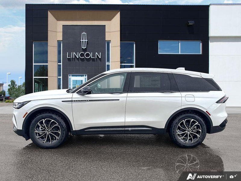 DEMO 2026 Lincoln Nautilus Premiere - White Platinum Metallic Tri-coat Exterior / MEDIUM LIGHT SPACE GRAY, LINCOLN SOFT TOUCH HEATED FRONT CAPTAIN Interior - $64,088 - Stock #E60744 - VIN 5LMPJ8JA7TJ053738 - Photo 3