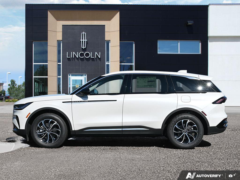 DEMO 2026 Lincoln Nautilus Premiere - White Platinum Metallic Tri-coat Exterior / ONYX BLACK, LINCOLN SOFT TOUCH HEATED FRONT CAPTAIN'S CHAIRS Interior - $60,284 - Stock #E60743 - VIN 5LMPJ8JA2TJ053162 - Photo 3