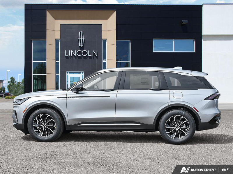 NEW 2026 Lincoln Nautilus Premiere - Silver Radiance Exterior / ONYX BLACK, LINCOLN SOFT TOUCH HEATED FRONT CAPTAIN'S CHAIRS Interior - $61,415 - Stock #E60828 - VIN 5LMPJ8JA8TJ059046 - Photo 3