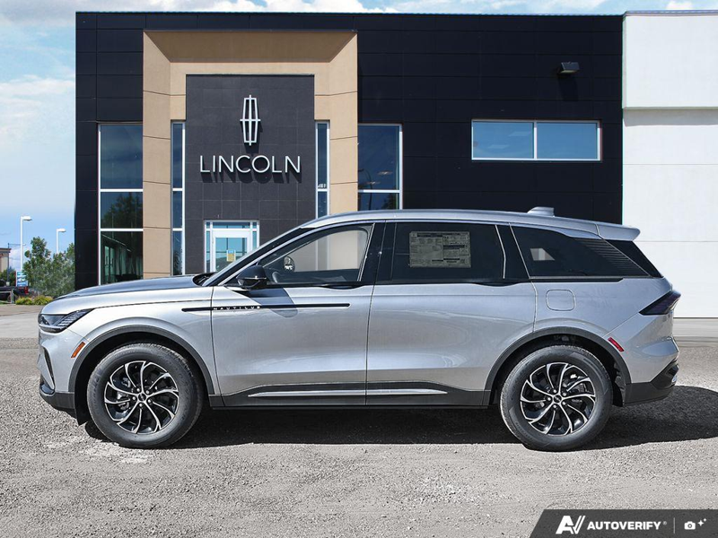 NEW 2026 Lincoln Nautilus Premiere - Silver Radiance Exterior / ONYX BLACK, LINCOLN SOFT TOUCH HEATED FRONT CAPTAIN'S CHAIRS Interior - $65,225 - Stock #E60809 - VIN 5LMPJ8JA9TJ057225 - Photo 3