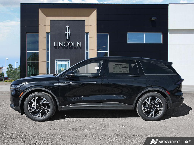 NEW 2026 Lincoln Nautilus Premiere Hybrid - Infinite Black Metallic Clearcoat Exterior / BLACK ONYX, LINCOLN SOFT TOUCH HEATED FRONT CAPTAIN'S CHAIRS Interior - $72,155 - Stock #E61029 - VIN 5LMPJ8J43TJ065931 - Photo 3