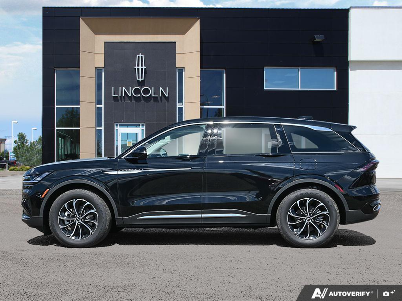 NEW 2026 Lincoln Nautilus Premiere - Infinite Black Metallic Exterior / MEDIUM LIGHT SPACE GRAY, LINCOLN SOFT TOUCH HEATED FRONT CAPTAIN Interior - $59,484 - Stock #E60729 - VIN 5LMPJ8JA5TJ052104 - Photo 3