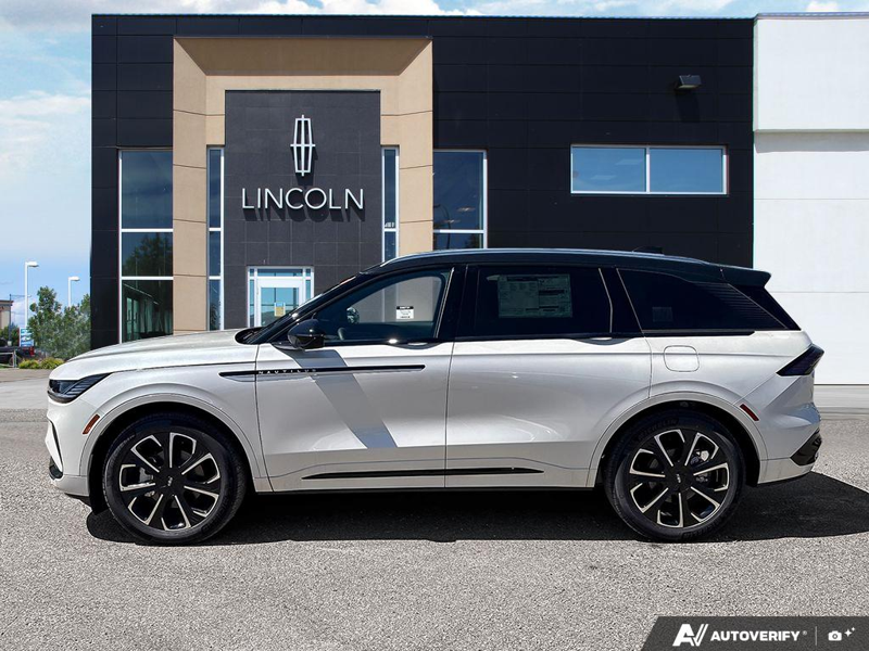 NEW 2026 Lincoln Nautilus Reserve - White Platinum Metallic Tri-coat Exterior / HOT CHOCOLATE, PREMIUM LEATHER-TRIMMED Interior - $74,309 - Stock #E60731 - VIN 5LMPJ8KA5TJ050948 - Photo 3