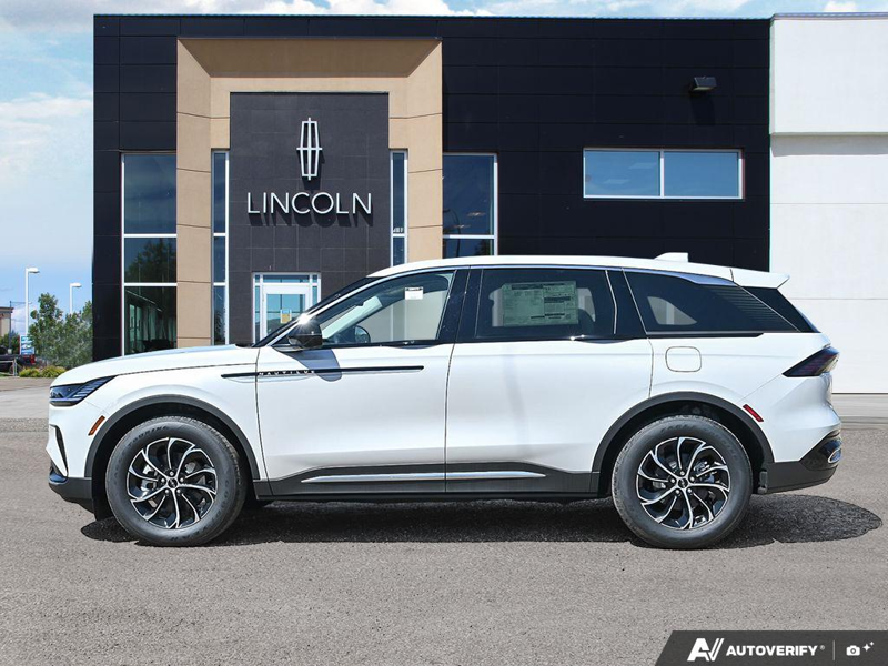 NEW 2026 Lincoln Nautilus Premiere - White Platinum Metallic Tri-coat Exterior / ONYX BLACK, LINCOLN SOFT TOUCH HEATED FRONT CAPTAIN'S CHAIRS Interior - $58,409 - Stock #E60478 - VIN 5LMPJ8JA0TJ038837 - Photo 3