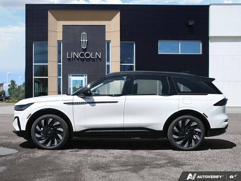 NEW 2026 Lincoln Nautilus Reserve - White Platinum Metallic Tri-coat Exterior / SPACE GRAY LEATHER Interior - $74,909 - Stock #E60481 - VIN 5LMPJ8KA4TJ040072 - Photo 3
