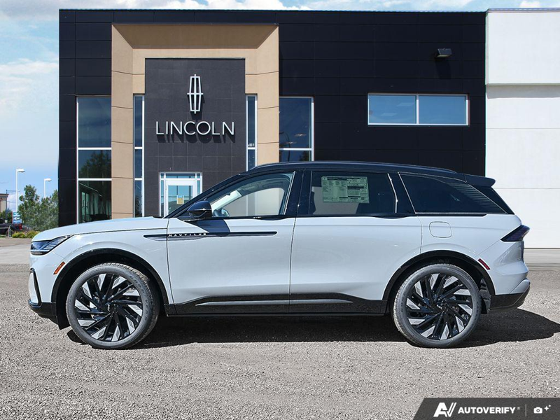 NEW 2026 Lincoln Nautilus Reserve - Gray Matter Met Cc Exterior / MEDIUM LIGHT SPACE GRAY, PREM LTHR-TRIMMED HTD/VENTILATED CAPTAI Interior - $69,409 - Stock #E60826 - VIN 5LMPJ8KA3TJ058188 - Photo 3