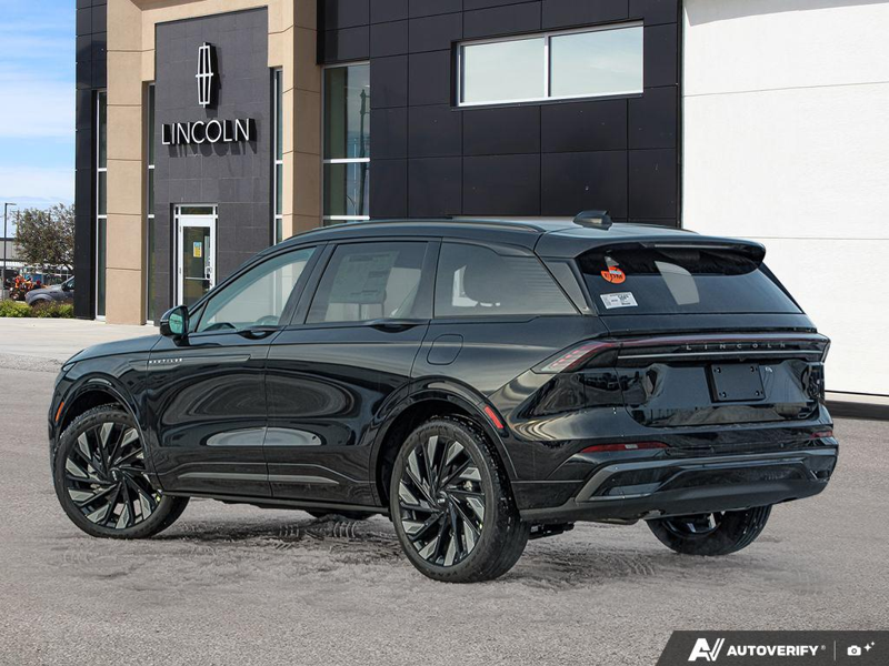 NEW 2026 Lincoln Nautilus Reserve - Infinite Black Metallic Exterior / BLACK ONYX/GREY PREM LEATHER SEATS Interior - $78,159 - Stock #E60149 - VIN 5LMPJ8KA3TJ017608 - Photo 4
