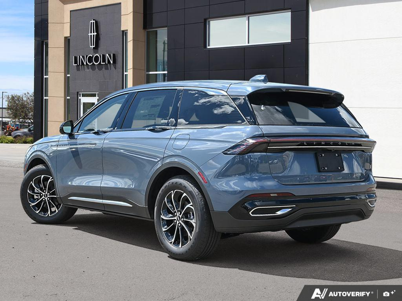 NEW 2026 Lincoln Nautilus Premiere - Whisper Blue Metallic Clearcoat Exterior / ONYX BLACK, LINCOLN SOFT TOUCH HEATED FRONT CAPTAIN'S CHAIRS Interior - $67,184 - Stock #E60726 - VIN 5LMPJ8JA9TJ049688 - Photo 4