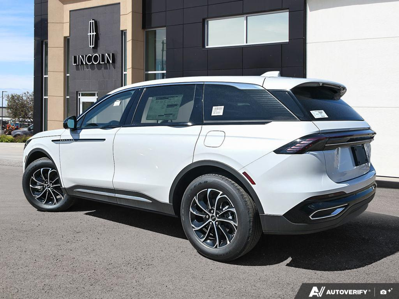 NEW 2026 Lincoln Nautilus Premiere - White Platinum Metallic Tri-coat Exterior / MEDIUM LIGHT SPACE GRAY, LINCOLN SOFT TOUCH HEATED FRONT CAPTAIN Interior - $58,409 - Stock #E60623 - VIN 5LMPJ8JA1TJ046803 - Photo 4
