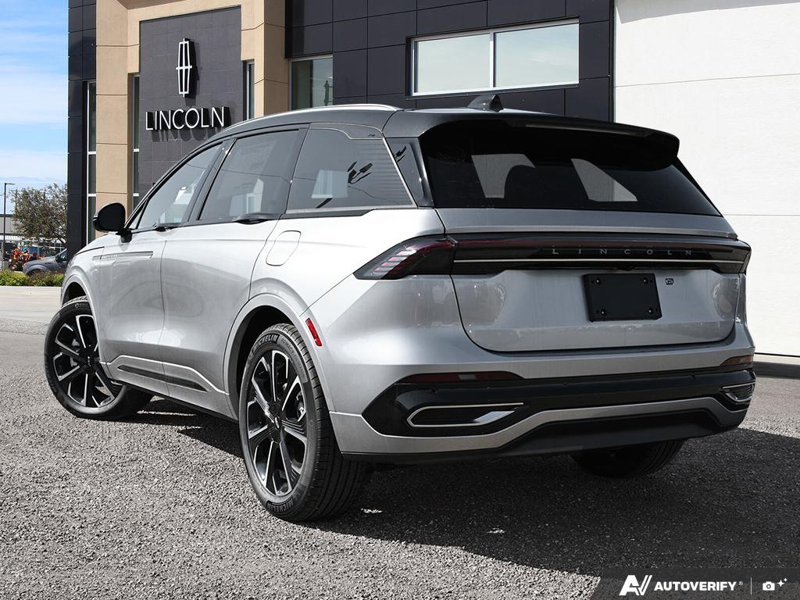 NEW 2026 Lincoln Nautilus Reserve - Silver Radiance Exterior / HOT CHOCOLATE, PREMIUM LEATHER-TRIMMED Interior - $75,585 - Stock #E60808 - VIN 5LMPJ8KA3TJ055033 - Photo 4