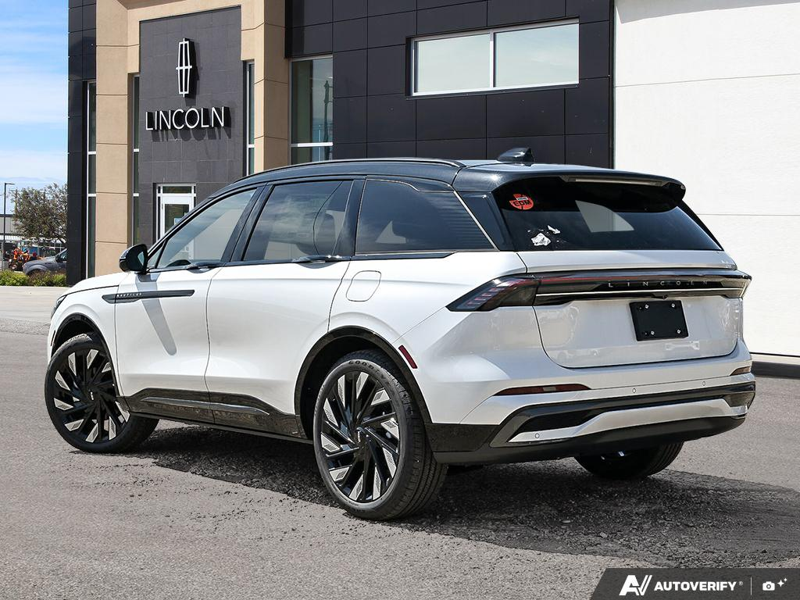 NEW 2026 Lincoln Nautilus Reserve - White Platinum Metallic Tri-coat Exterior / HOT CHOCOLATE, PREMIUM LEATHER-TRIMMED Interior - $79,094 - Stock #E60814 - VIN 5LMPJ8KA6TJ058251 - Photo 4