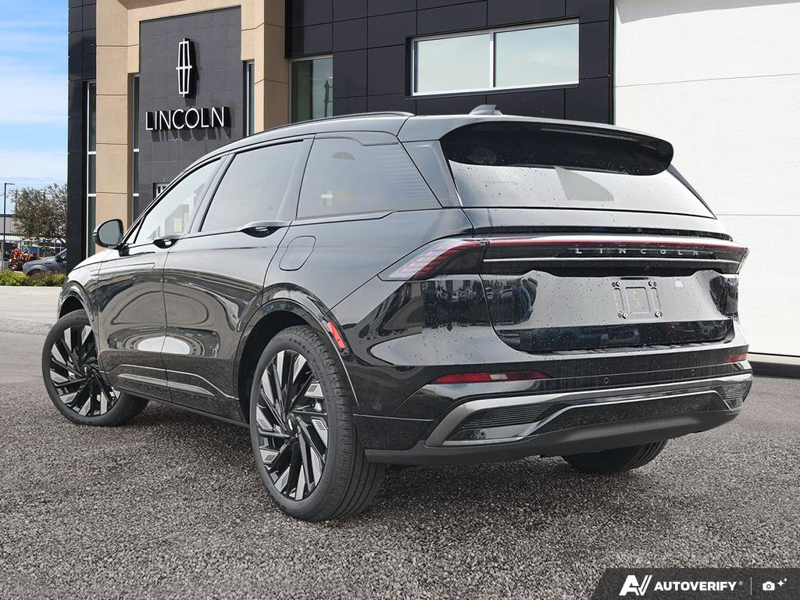 NEW 2026 Lincoln Nautilus Reserve Hybrid - Infinite Black Metallic Clearcoat Exterior / HOT CHOCOLATE, PREMIUM LEATHER-TRIMMED HEAT/VENT CAPTAIN'S CHAIR Interior - $83,586 - Stock #E61026 - VIN 5LMPJ8K43TJ064650 - Photo 4