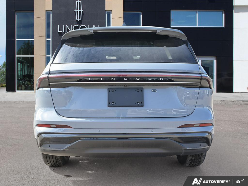 DEMO 2026 Lincoln Nautilus Premiere - Gray Matter Met Cc Exterior / ONYX BLACK, LINCOLN SOFT TOUCH HEATED FRONT CAPTAIN'S CHAIRS Interior - $68,153 - Stock #E60347 - VIN 5LMPJ8JA3TJ034846 - Photo 5