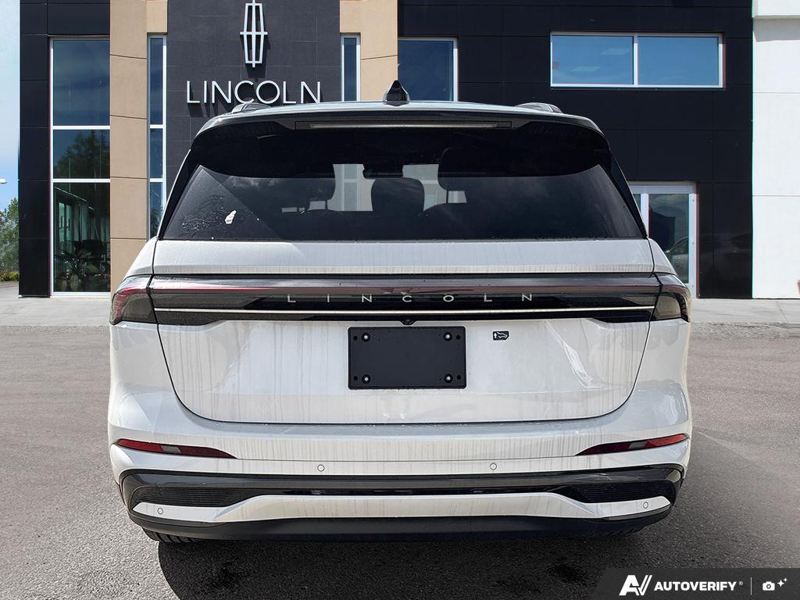 NEW 2026 Lincoln Nautilus Reserve - White Platinum Metallic Tri-coat Exterior / HOT CHOCOLATE, PREMIUM LEATHER-TRIMMED Interior - $79,093 - Stock #E60616 - VIN 5LMPJ8KAXTJ041503 - Photo 5