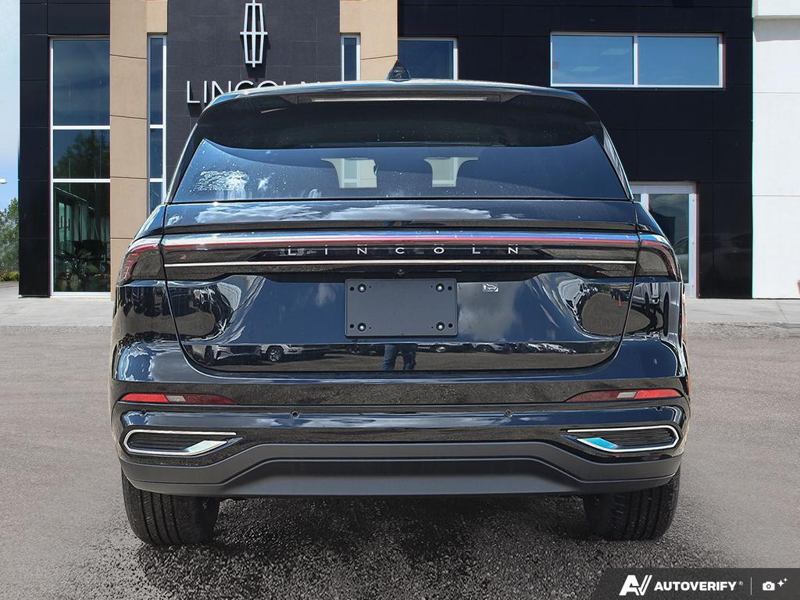 NEW 2026 Lincoln Nautilus Premiere - Infinite Black Metallic Exterior / ONYX BLACK, LINCOLN SOFT TOUCH HEATED FRONT CAPTAIN'S CHAIRS Interior - $61,305 - Stock #E60622 - VIN 5LMPJ8JA2TJ046793 - Photo 5