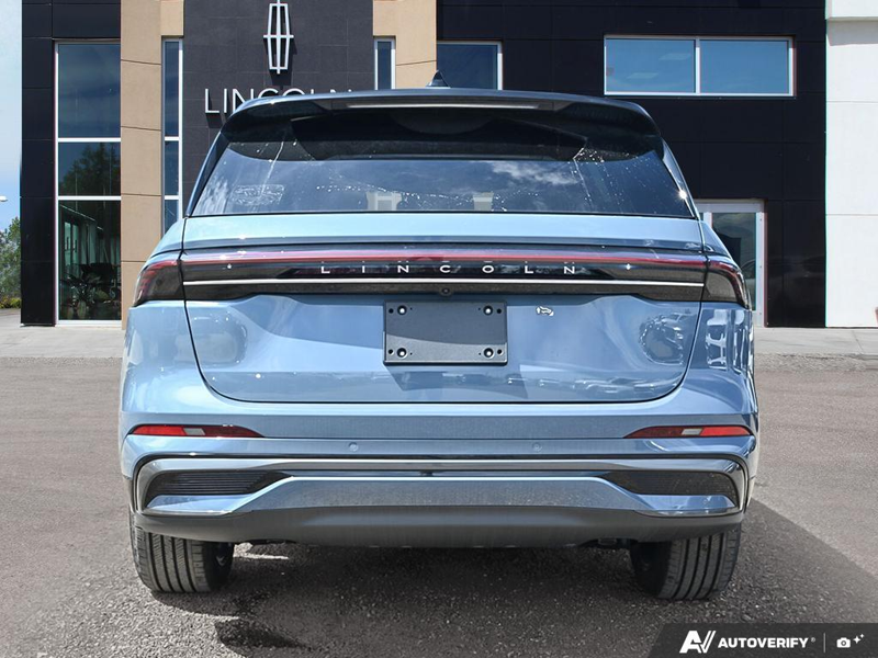 NEW 2026 Lincoln Nautilus Reserve - Whisper Blue Metallic Clearcoat Exterior / HOT CHOCOLATE, PREMIUM LEATHER-TRIMMED Interior - $79,093 - Stock #E60614 - VIN 5LMPJ8KA9TJ041430 - Photo 5