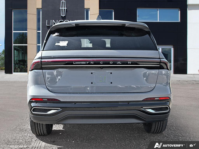 NEW 2026 Lincoln Nautilus Premiere - Gray Matter Met Cc Exterior / ONYX BLACK, LINCOLN SOFT TOUCH HEATED FRONT CAPTAIN'S CHAIRS Interior - $62,238 - Stock #E60829 - VIN 5LMPJ8JA8TJ059953 - Photo 5