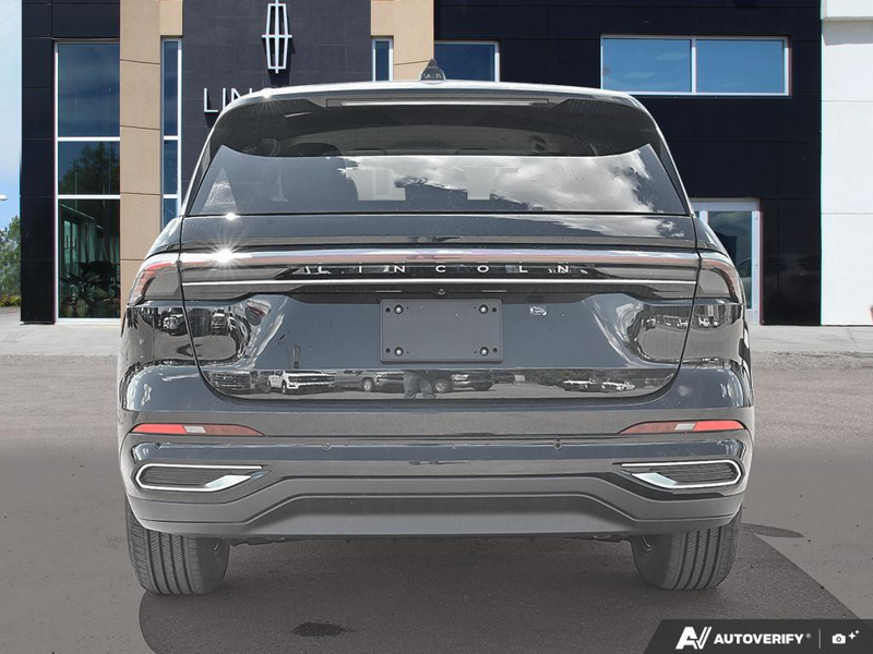 DEMO 2026 Lincoln Nautilus Premiere - Infinite Black Metallic Exterior / MEDIUM LIGHT SPACE GRAY, LINCOLN SOFT TOUCH HEATED FRONT CAPTAIN Interior - $59,334 - Stock #E60737 - VIN 5LMPJ8JA4TJ049694 - Photo 5