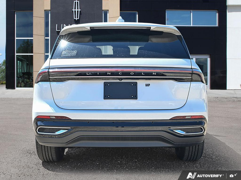 NEW 2026 Lincoln Nautilus Premiere - White Platinum Metallic Tri-coat Exterior / ONYX BLACK, LINCOLN SOFT TOUCH HEATED FRONT CAPTAIN'S CHAIRS Interior - $58,409 - Stock #E60478 - VIN 5LMPJ8JA0TJ038837 - Photo 5