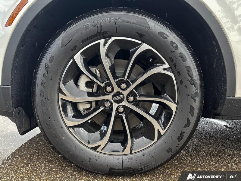 DEMO 2026 Lincoln Nautilus Premiere - White Platinum Metallic Tri-coat Exterior / MEDIUM LIGHT SPACE GRAY, LINCOLN SOFT TOUCH HEATED FRONT CAPTAIN Interior - $64,088 - Stock #E60744 - VIN 5LMPJ8JA7TJ053738 - Photo 6