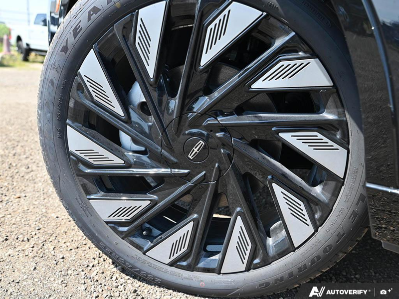 NEW 2026 Lincoln Nautilus Reserve - Infinite Black Metallic Exterior / BLACK ONYX/GREY PREM LEATHER SEATS Interior - $73,508 - Stock #E60822 - VIN 5LMPJ8KA9TJ059345 - Photo 6
