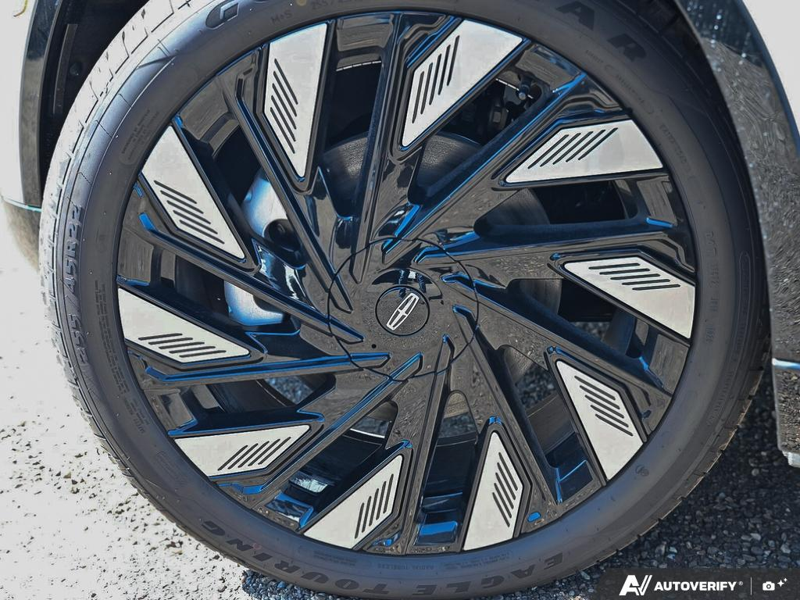 NEW 2026 Lincoln Nautilus Reserve Hybrid - Grey Matter Metallic Clearcoat Exterior / BLACK OYNX, PREMIUM LEATHER-TRIMMED HEAT/VENT CAPTAIN'S CHAIRS Interior - $84,409 - Stock #E61030 - VIN 5LMPJ8K49TJ065690 - Photo 6