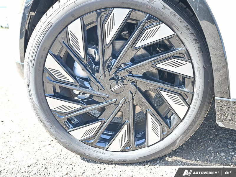NEW 2026 Lincoln Nautilus Reserve - Gray Matter Met Cc Exterior / SPACE GRAY LEATHER Interior - $74,909 - Stock #E60819 - VIN 5LMPJ8KA0TJ057595 - Photo 6