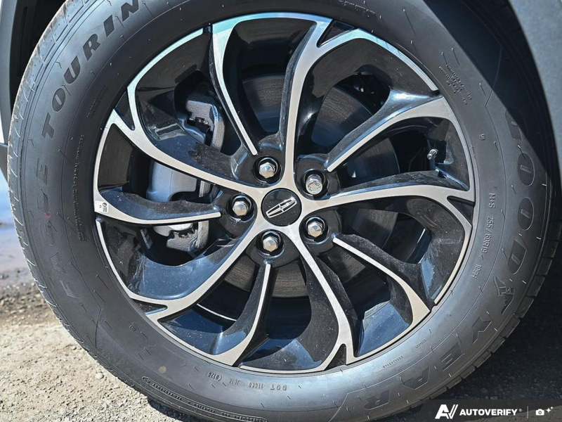 NEW 2026 Lincoln Nautilus Premiere - White Platinum Metallic Tri-coat Exterior / MEDIUM LIGHT SPACE GRAY, LINCOLN SOFT TOUCH HEATED FRONT CAPTAIN Interior - $58,409 - Stock #E60623 - VIN 5LMPJ8JA1TJ046803 - Photo 6