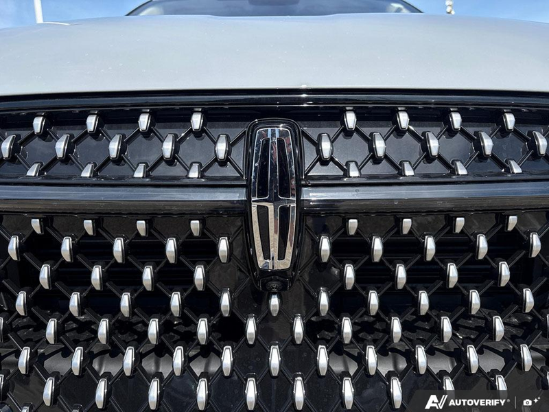 NEW 2026 Lincoln Nautilus Premiere - Gray Matter Met Cc Exterior / MEDIUM LIGHT SPACE GRAY, LINCOLN SOFT TOUCH HEATED FRONT CAPTAIN Interior - $63,284 - Stock #E60742 - VIN 5LMPJ8JA0TJ052124 - Photo 9