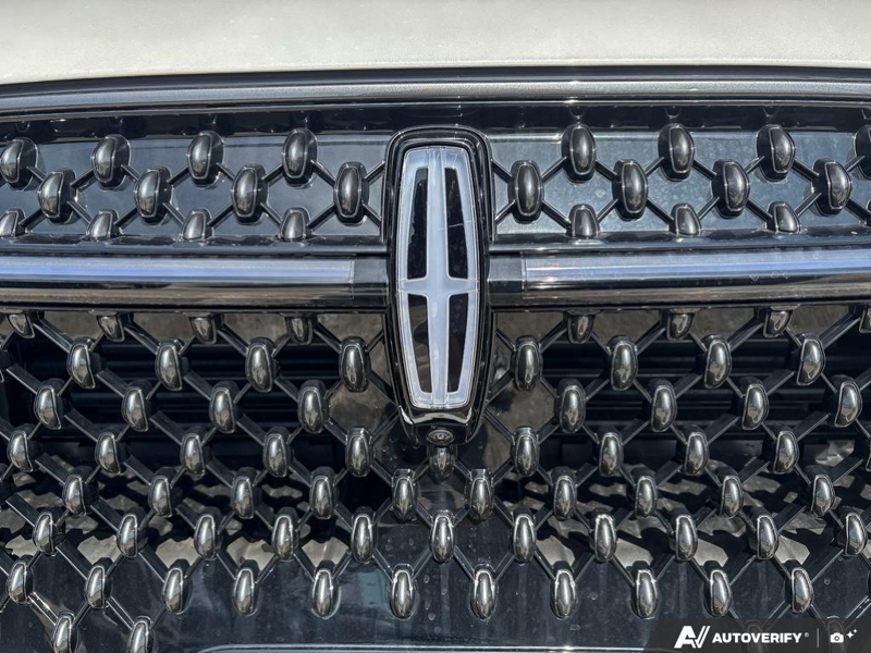 NEW 2026 Lincoln Nautilus Reserve - White Platinum Metallic Tri-coat Exterior / SPACE GRAY LEATHER Interior - $79,093 - Stock #E60484 - VIN 5LMPJ8KA6TJ040073 - Photo 9