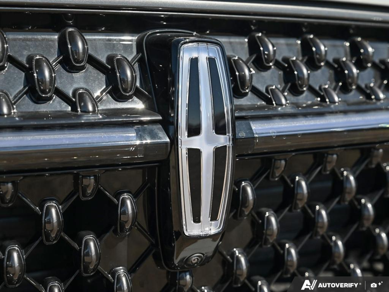 NEW 2026 Lincoln Nautilus Reserve Hybrid - Grey Matter Metallic Clearcoat Exterior / BLACK OYNX, PREMIUM LEATHER-TRIMMED HEAT/VENT CAPTAIN'S CHAIRS Interior - $84,409 - Stock #E61030 - VIN 5LMPJ8K49TJ065690 - Photo 9