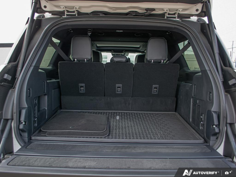 NEW 2026 Lincoln Navigator L Reserve - Pristine White Metallic Tri-coat Exterior / BLACK ONYX LEATHER Interior - $145,554 - Stock #E60198 - VIN 5LMJJ3LG3TEL02846 - Photo 11