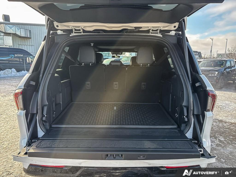 DEMO 2026 Lincoln Navigator L Reserve - Pristine White Metallic Tri-coat Exterior / BLACK ONYX LEATHER Interior - $133,929 - Stock #E60140 - VIN 5LMJJ3LG5TEL00158 - Photo 12