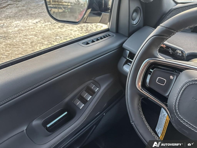 DEMO 2026 Lincoln Navigator L Reserve - Pristine White Metallic Tri-coat Exterior / BLACK ONYX LEATHER Interior - $133,929 - Stock #E60140 - VIN 5LMJJ3LG5TEL00158 - Photo 17