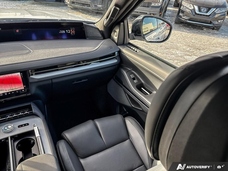 DEMO 2026 Lincoln Navigator L Reserve - Pristine White Metallic Tri-coat Exterior / BLACK ONYX LEATHER Interior - $133,929 - Stock #E60140 - VIN 5LMJJ3LG5TEL00158 - Photo 25