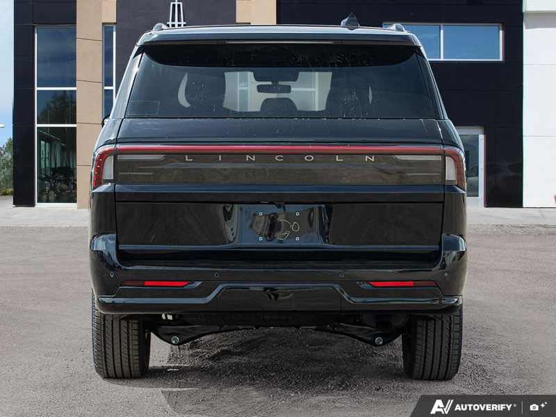 NEW 2026 Lincoln Navigator L Reserve - Infinite Black Metallic Exterior / BLACK ONYX LEATHER Interior - $141,854 - Stock #E60343 - VIN 5LMJJ3LG7TEL05233 - Photo 5