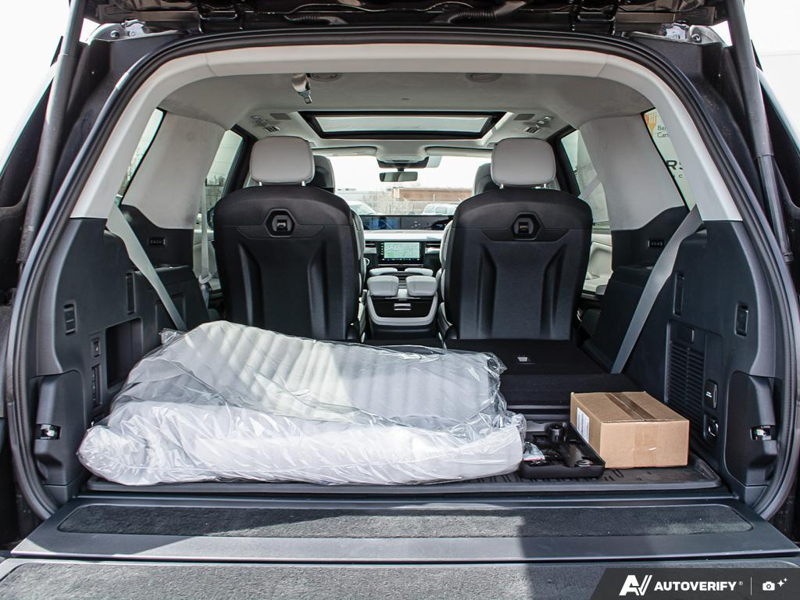 NEW 2026 Lincoln Navigator Black Label - Starlight Gray Metallic Exterior / ATMOSPHERIC PERFORMANCE LEATHER Interior - $152,914 - Stock #E60199 - VIN 5LMJJ2TG7TEL03122 - Photo 11