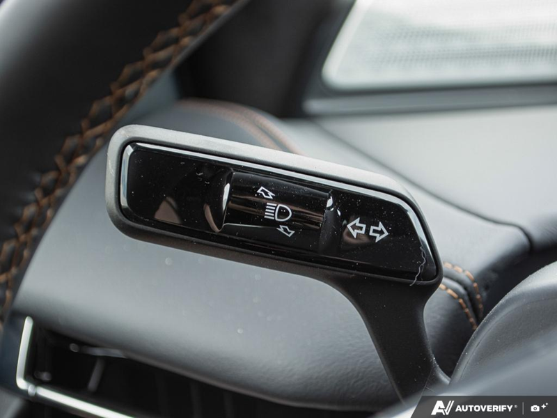 NEW 2026 Lincoln Navigator Black Label - Crystal White Tricoat Exterior / INVITATION THEME Interior - $166,664 - Stock #E60180 - VIN 5LMJJ2TG9TEL05227 - Photo 16
