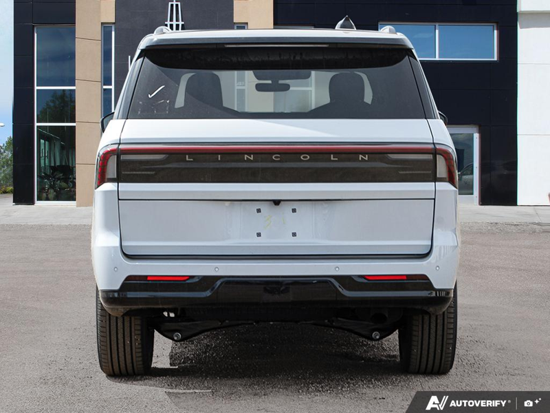NEW 2026 Lincoln Navigator Black Label - Crystal White Tricoat Exterior / INVITATION THEME Interior - $166,664 - Stock #E60180 - VIN 5LMJJ2TG9TEL05227 - Photo 5