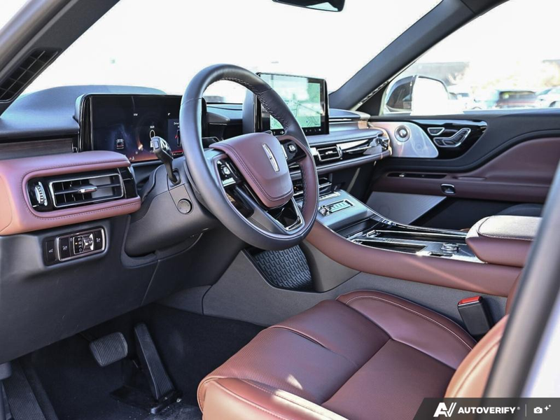 NEW 2027 Lincoln Aviator RESERVE - Avalanche Grey Clearcoat Exterior / HOT CHOCOLATE, PREMIUM LEATHER FRONT CAPTAIN'S CHAIRS Interior - $97,674 - Stock #E70035 - VIN 5LM5J7XC5VGL00961 - Photo 13