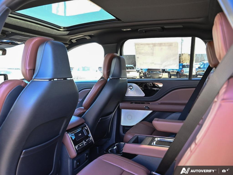 NEW 2027 Lincoln Aviator RESERVE - Avalanche Grey Clearcoat Exterior / HOT CHOCOLATE, PREMIUM LEATHER FRONT CAPTAIN'S CHAIRS Interior - $97,674 - Stock #E70035 - VIN 5LM5J7XC5VGL00961 - Photo 24