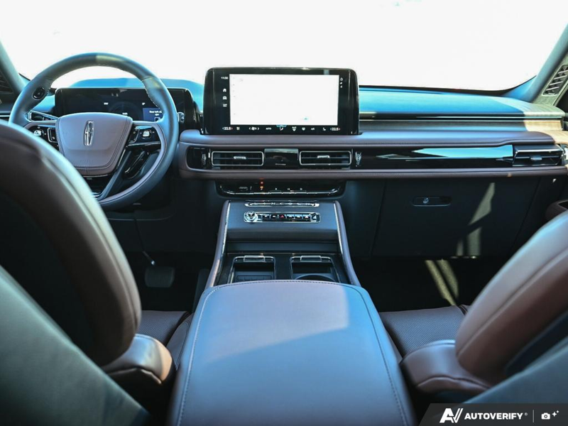NEW 2027 Lincoln Aviator RESERVE - Avalanche Grey Clearcoat Exterior / HOT CHOCOLATE, PREMIUM LEATHER FRONT CAPTAIN'S CHAIRS Interior - $97,674 - Stock #E70035 - VIN 5LM5J7XC5VGL00961 - Photo 25