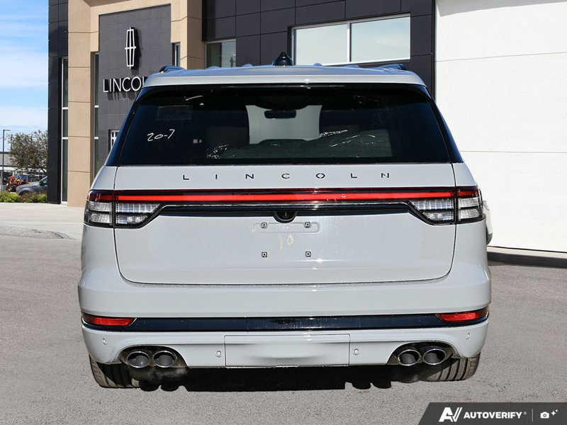 NEW 2027 Lincoln Aviator RESERVE - Avalanche Grey Clearcoat Exterior / HOT CHOCOLATE, PREMIUM LEATHER FRONT CAPTAIN'S CHAIRS Interior - $97,674 - Stock #E70035 - VIN 5LM5J7XC5VGL00961 - Photo 4