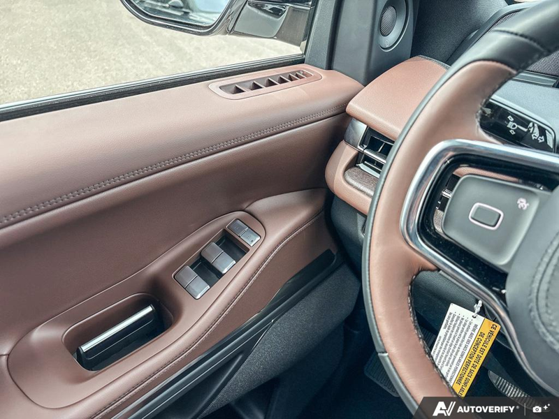 DEMO 2027 Lincoln Navigator L Reserve - Pristine White Metallic Tri-coat Exterior / HOT CHOCOLATE LEATHER Interior - $140,914 - Stock #E70012 - VIN 5LMJJ3LG4VEL02616 - Photo 17