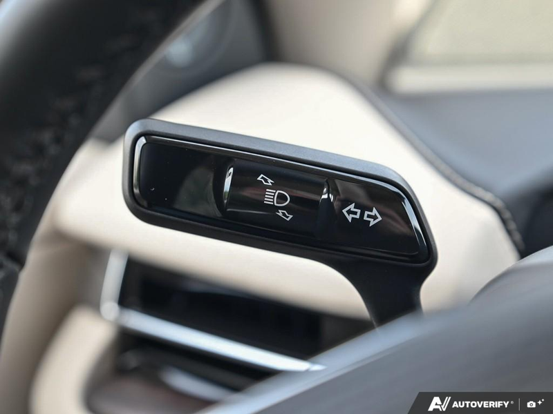 NEW 2027 Lincoln Navigator Reserve - Pristine White Metallic Tri-coat Exterior / LEATHER SEATING Interior - $145,314 - Stock #E70009 - VIN 5LMJJ2LG1VEL03636 - Photo 16