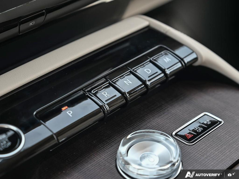 NEW 2027 Lincoln Navigator Reserve - Pristine White Metallic Tri-coat Exterior / LEATHER SEATING Interior - $145,314 - Stock #E70009 - VIN 5LMJJ2LG1VEL03636 - Photo 19