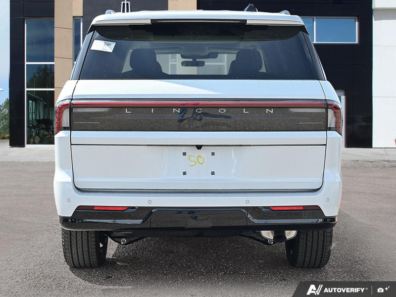 NEW 2027 Lincoln Navigator Reserve - Pristine White Metallic Tri-coat Exterior / LEATHER SEATING Interior - $145,314 - Stock #E70009 - VIN 5LMJJ2LG1VEL03636 - Photo 5