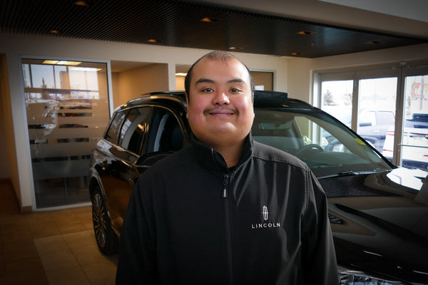 Carlos Mendiola - Lincoln Valet